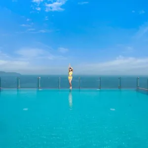 https://canvas-danang-beach-hotel.dananghotels.net